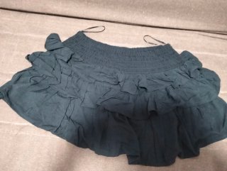Falda negra volantes elástica