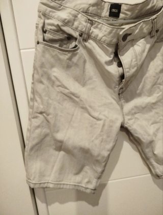 Pantalón Corto Beige