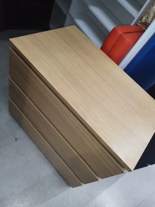 Cómoda de madera con 3 cajones