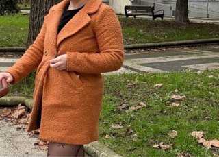Abrigo naranja mujer