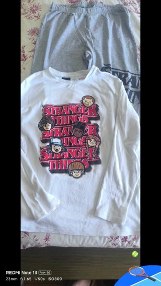 Pijama Stranger Things talla 11-12
