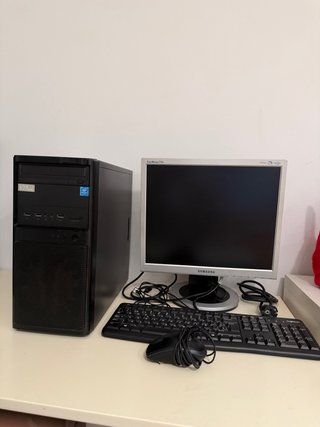 Ordenador Torre MSI y pantalla Svmsung