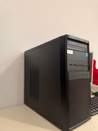 Ordenador Torre MSI y pantalla Svmsung