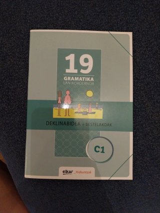 Gramatika lan-koadernoa deklinabidea + bestelak...