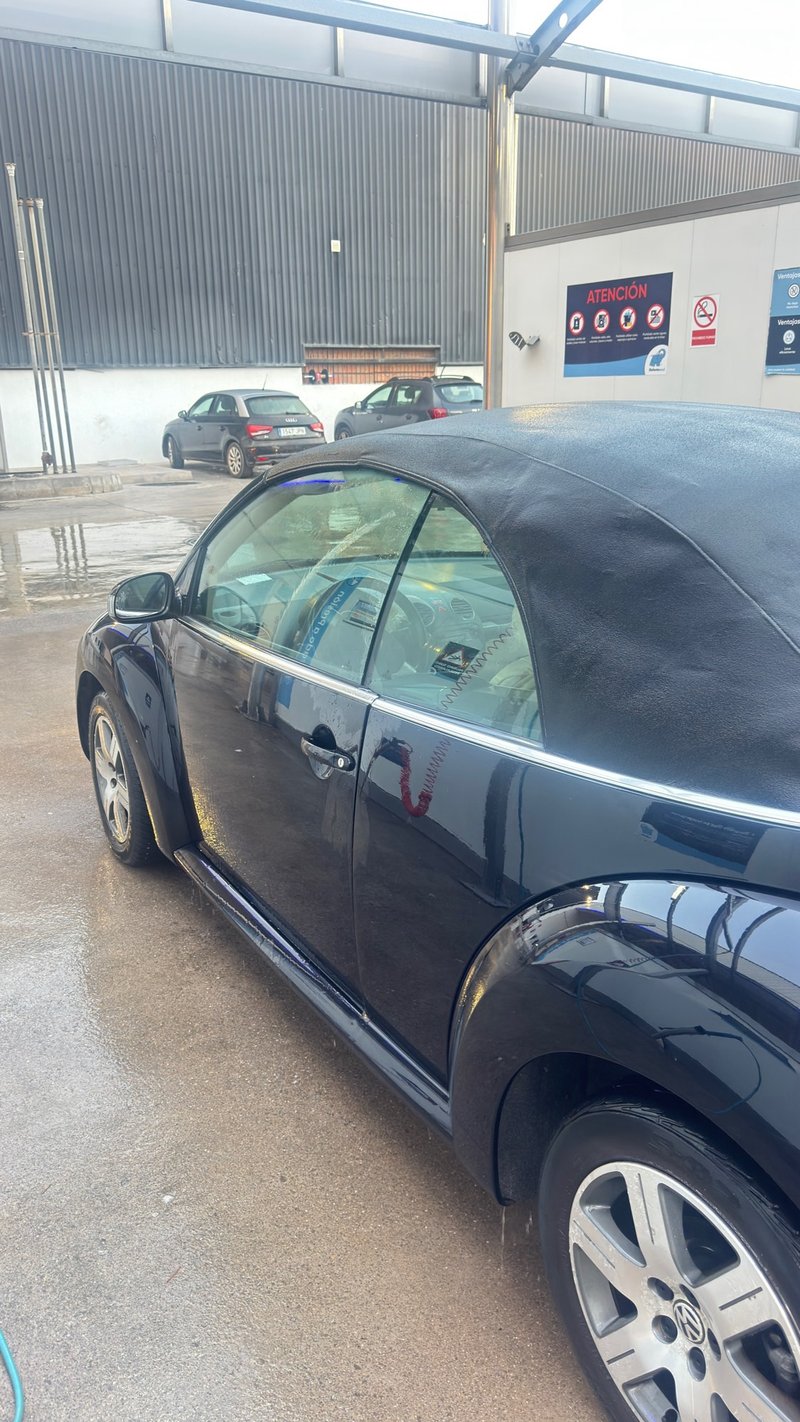Volkswagen Beetle 2006 - foto 1