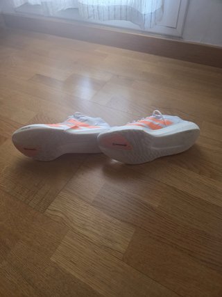 Zapatillas Adidas Runner Blancas y Naranja