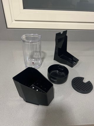 Cafetera Nespresso Vertuo Pop azul y negra