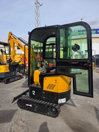 Miniexcavadora JPC HT12 con cabina
