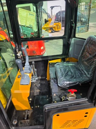 Miniexcavadora JPC HT12 con cabina