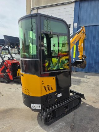 Miniexcavadora JPC HT12 con cabina