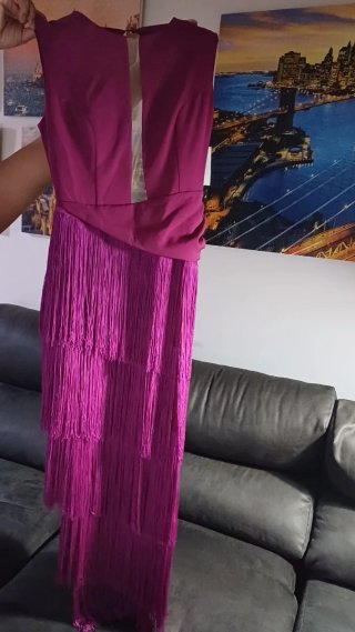Vestido fiesta fucsia con flecos