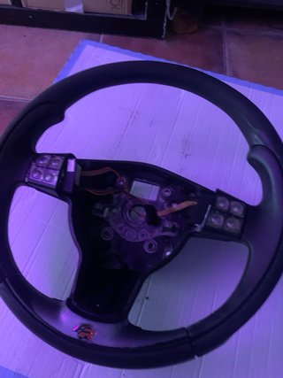 Volante FR 2 le falta la funda