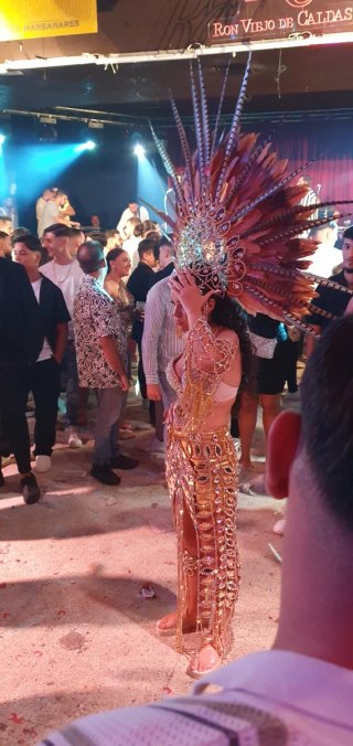 3 Vestidos de boda con otro precioso de noche