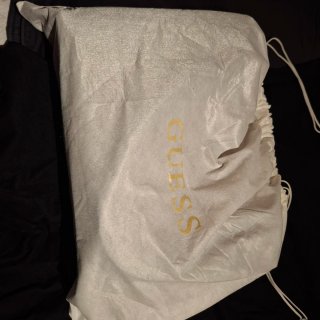 Bolso Guess Marrón y Dorado