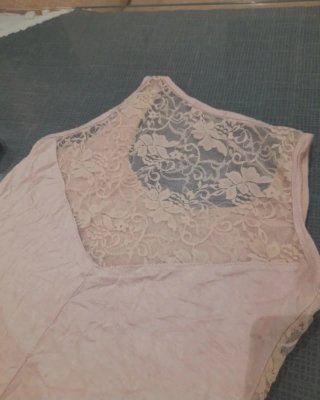 Camiseta encaje elástico suave beige