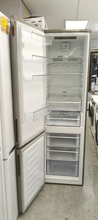 NEVERA COMBI GRUNDIG NO FROST ENERGÍA A+
