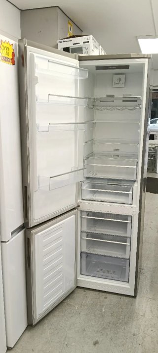 NEVERA COMBI GRUNDIG NO FROST ENERGÍA A+