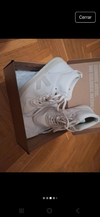 Zapatillas Veja Beige y Blancas