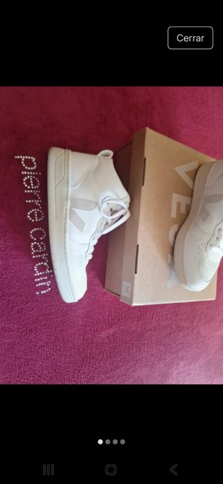 Zapatillas Veja Beige y Blancas