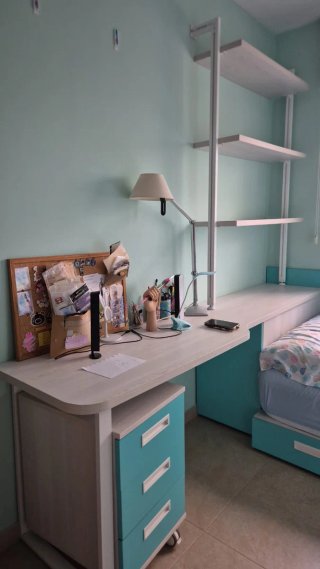 Mueble juvenil con cajones y estantrs