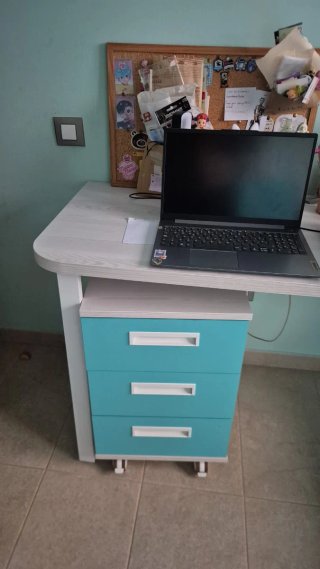 Mueble juvenil con cajones y estantrs