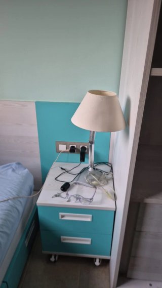 Mueble juvenil con cajones y estantrs