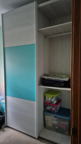 Mueble juvenil con cajones y estantrs