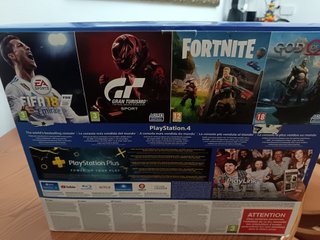 PS4 Slim Negra + 6Juegos