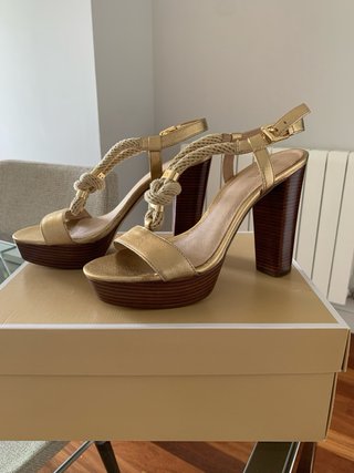 Michael Kors Sandalias Doradas Piel Tacón Platafor