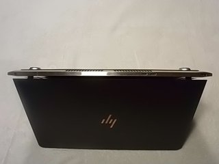 HP Spectre Laptop Oro y Marrón.