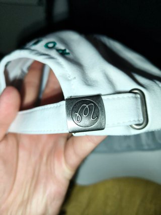 Gorra Golf Malbon Blanca con Pin