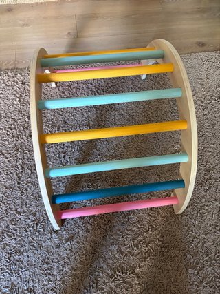 Arco y rampa de madera para niños