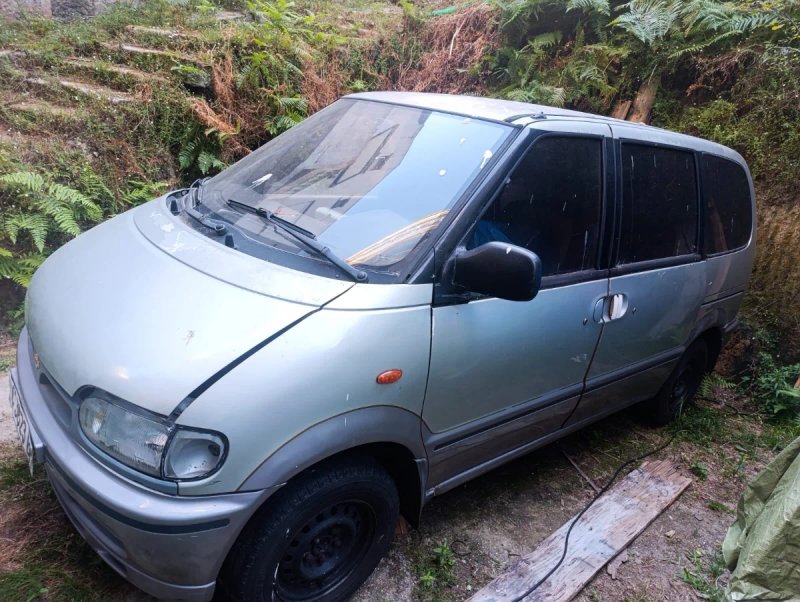 Nissan Serena 1995 - foto 1