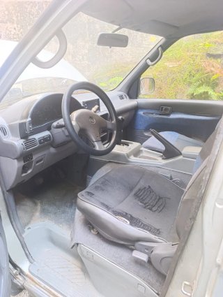 Nissan Serena 1995