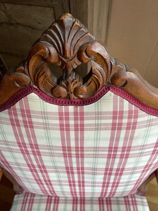 Silla vintage de madera y tela