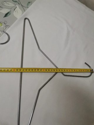Percha metálica traje buceo