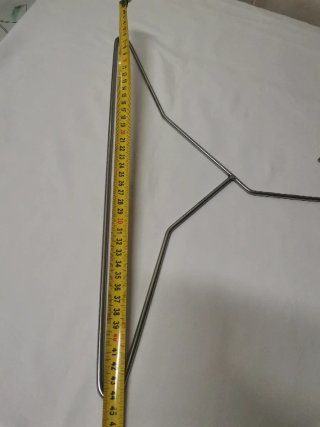 Percha metálica traje buceo
