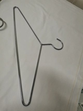 Percha metálica traje buceo