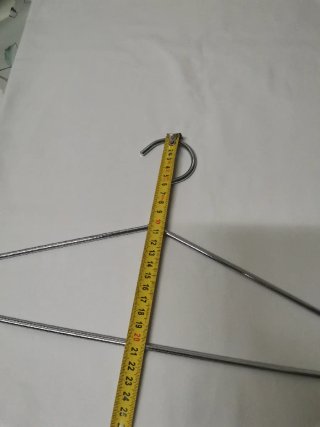 Percha metálica traje buceo