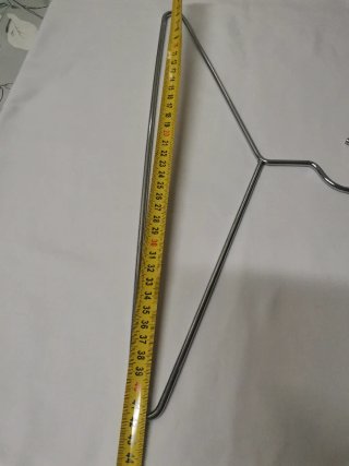 Percha metálica traje buceo