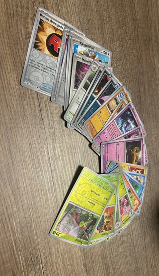 Lote de cartas Pokémon Rivales Predestinados