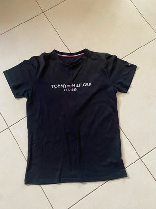 Camiseta Tommy Hilfiger Negra