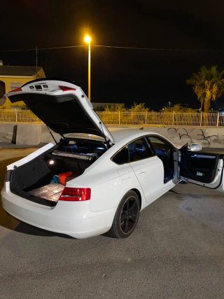 Audi Blanco Puertas Abiertas