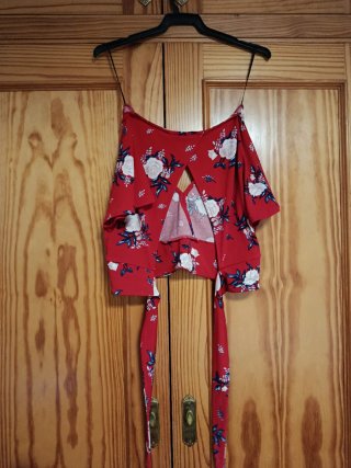 Top rojo estampado floral