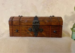 Collezione di oggetti decorativi rustici