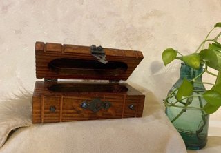 Collezione di oggetti decorativi rustici