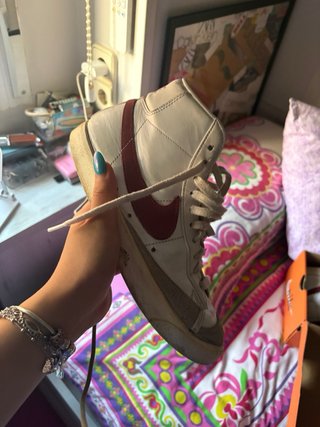 Zapatillas Nike Blazer Blancas y Rojas