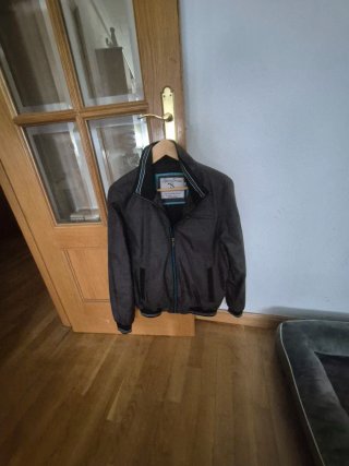 Cazadora bomber Sport & Street Talla m por 7 euros