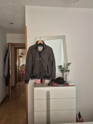 Cazadora bomber Sport & Street Talla m por 7 euros