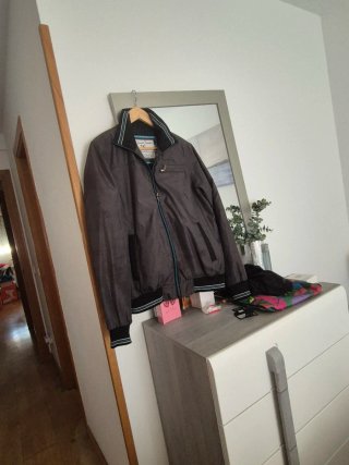 Cazadora bomber Sport & Street Talla m por 7 euros